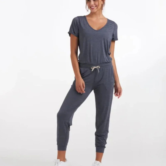 Vuori Women's All Day Jumpsuit in Azure Heather. Sz: L